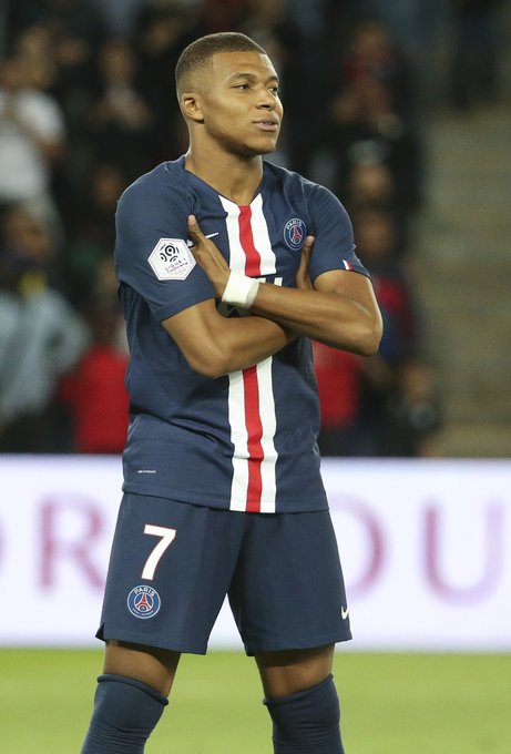 更折射出他 更折射出他