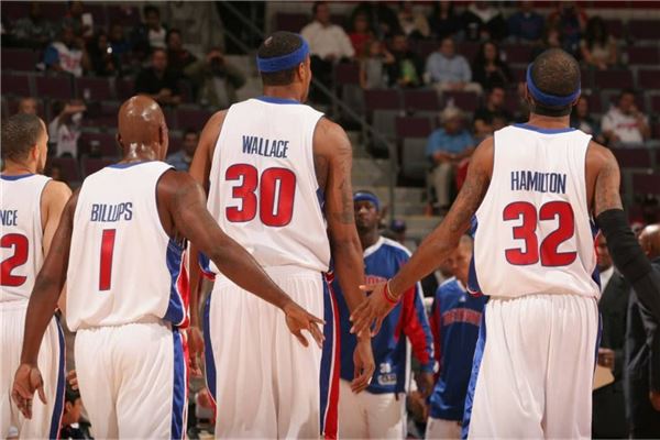 框与詹姆斯 框与詹姆斯